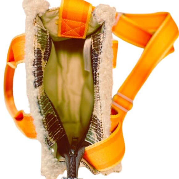 URBAN OUTFITTERS CAMO SHERPA MINI TOTE PURSE O/S - Picture 6 of 7